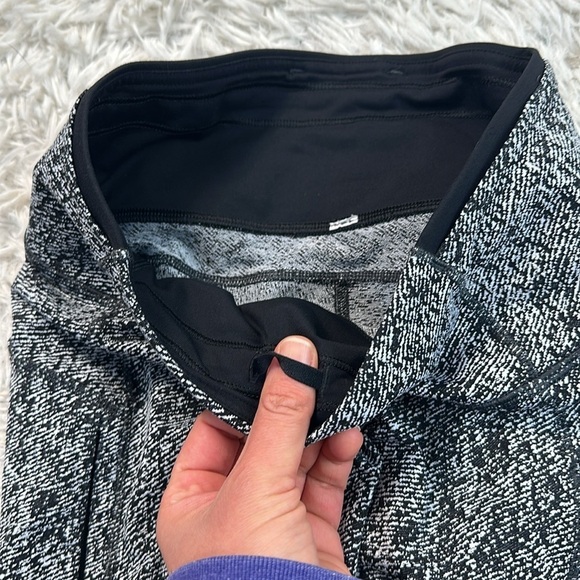 Lululemon Run On Crop (21") Luxtreme Irregular Denim Twill Black White - Picture 3 of 6